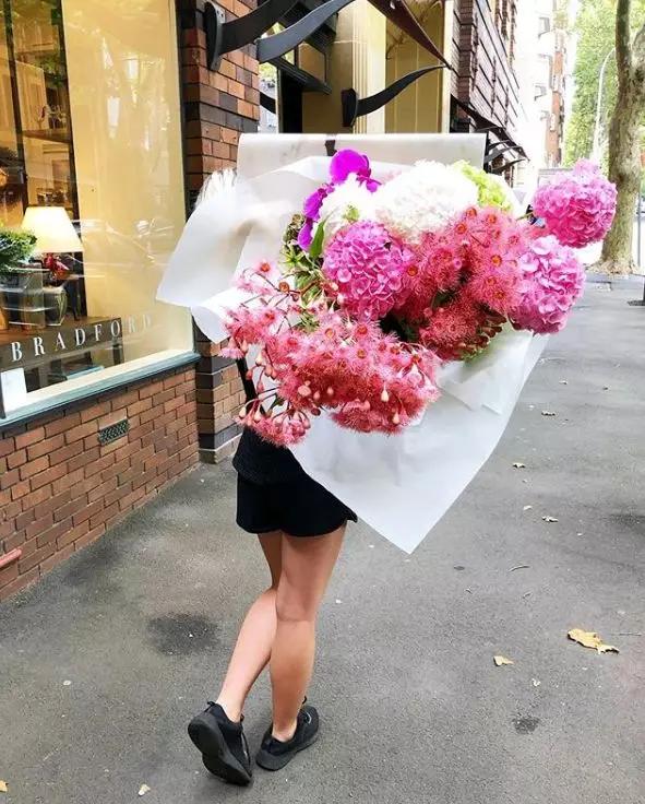 开花店是什么体验？好多人都回这两个字