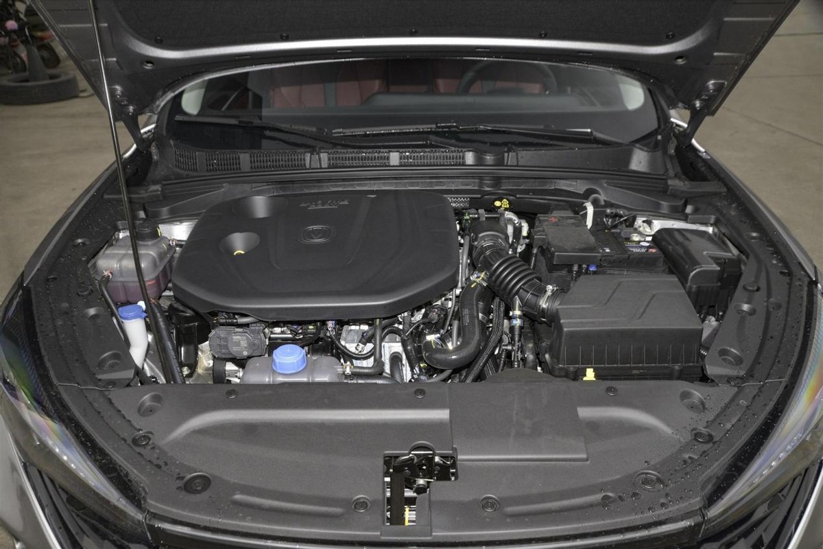 宽敞省油还运动10-15万家轿大推荐,想买4万5万多的轿车选这三款就行