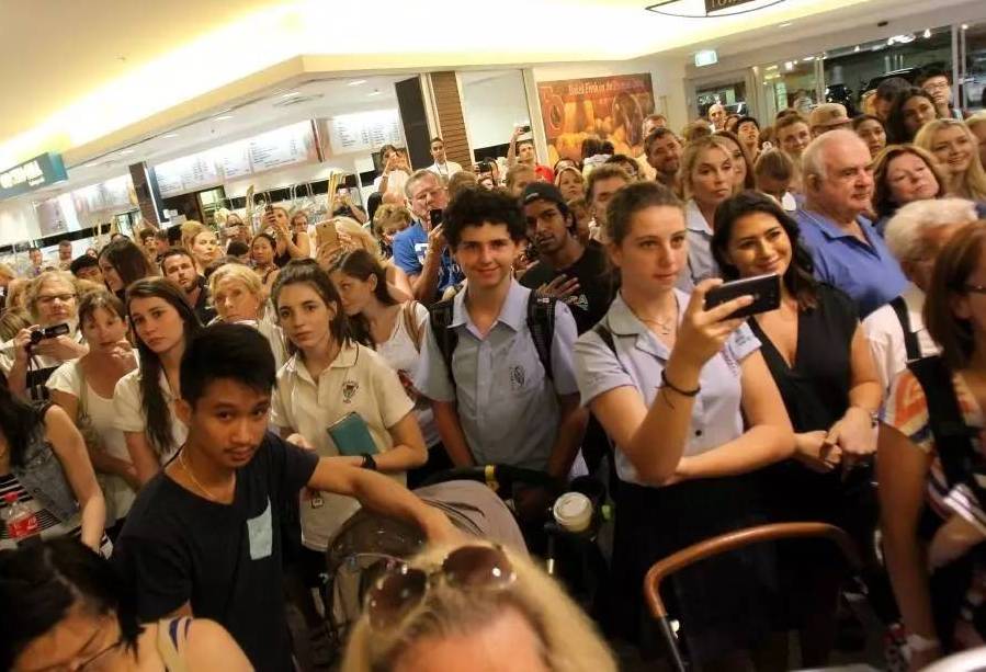 这瓶玫瑰水火了，三大绯闻女星都为它折腰