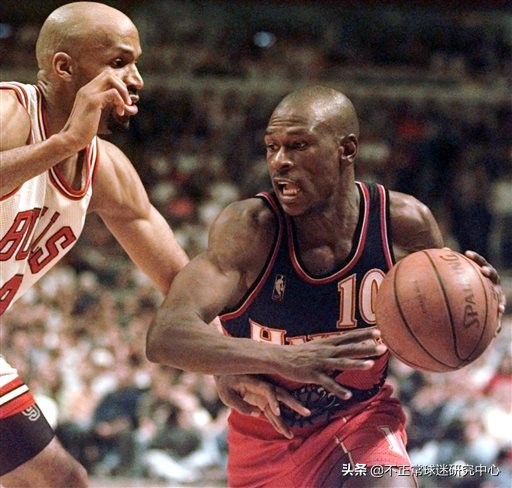 单赛季场均2抢断2盖帽,单赛季盖帽200+抢断200+