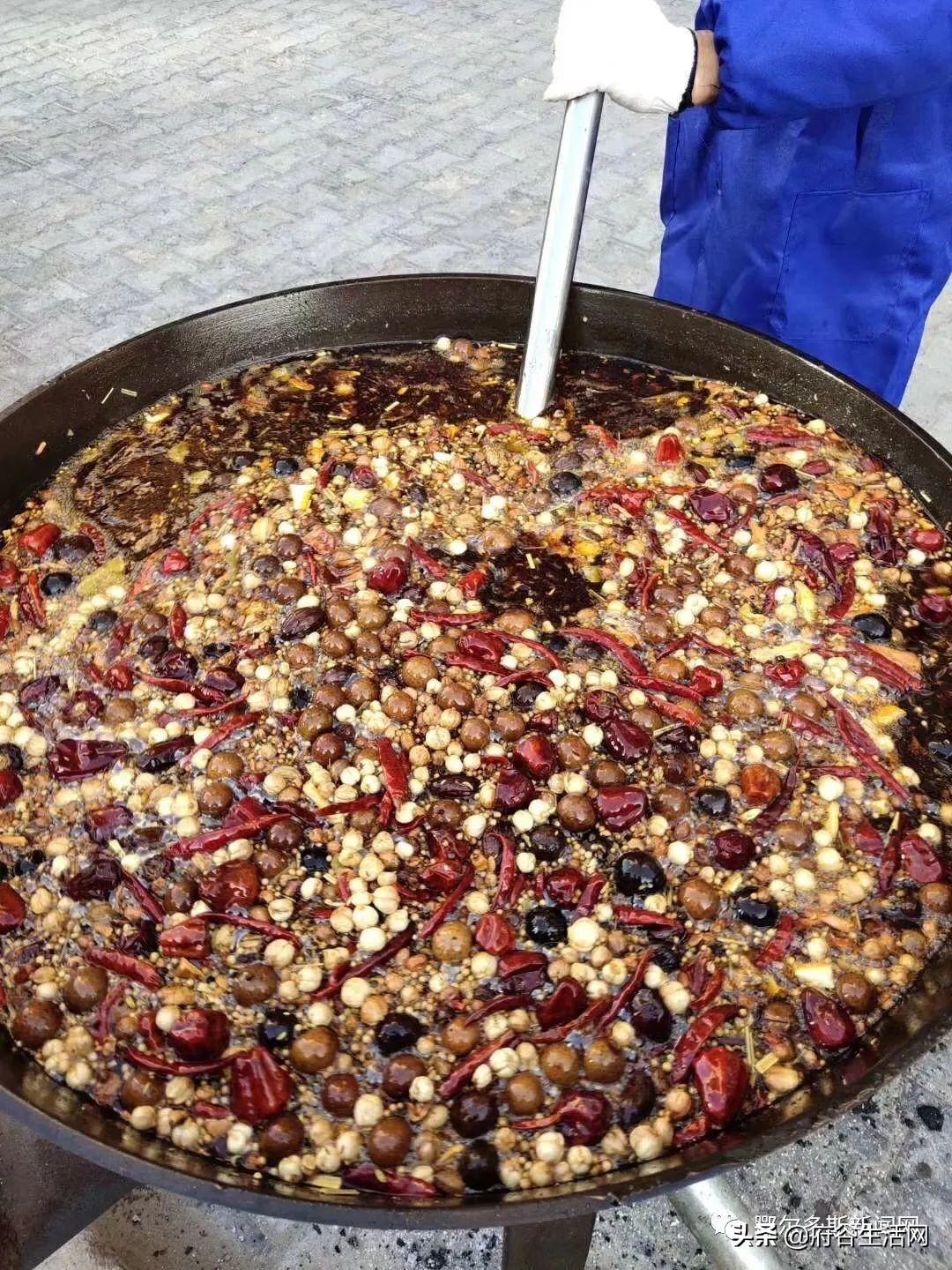 80后小伙赚6万卖烤串,陕西小伙卖辣条致富