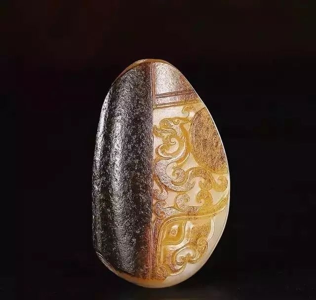 鉴别真假和田玉最简单有效的方法,瓷看底玉看皮和田玉皮色的重要性