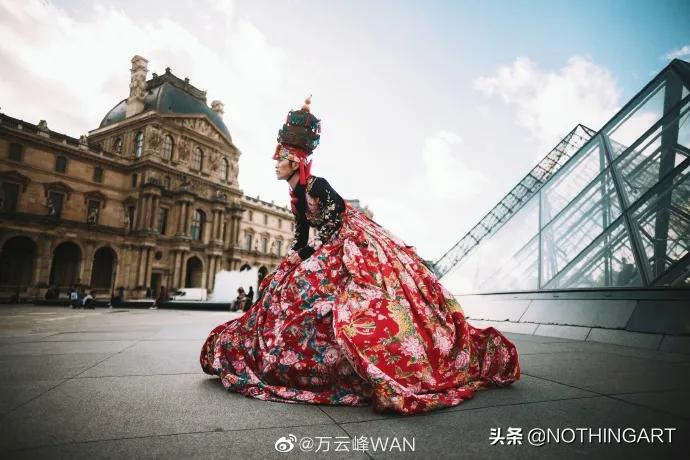 给明星做造型的“垃圾”行为艺术家？雷人背后的那一份深刻……