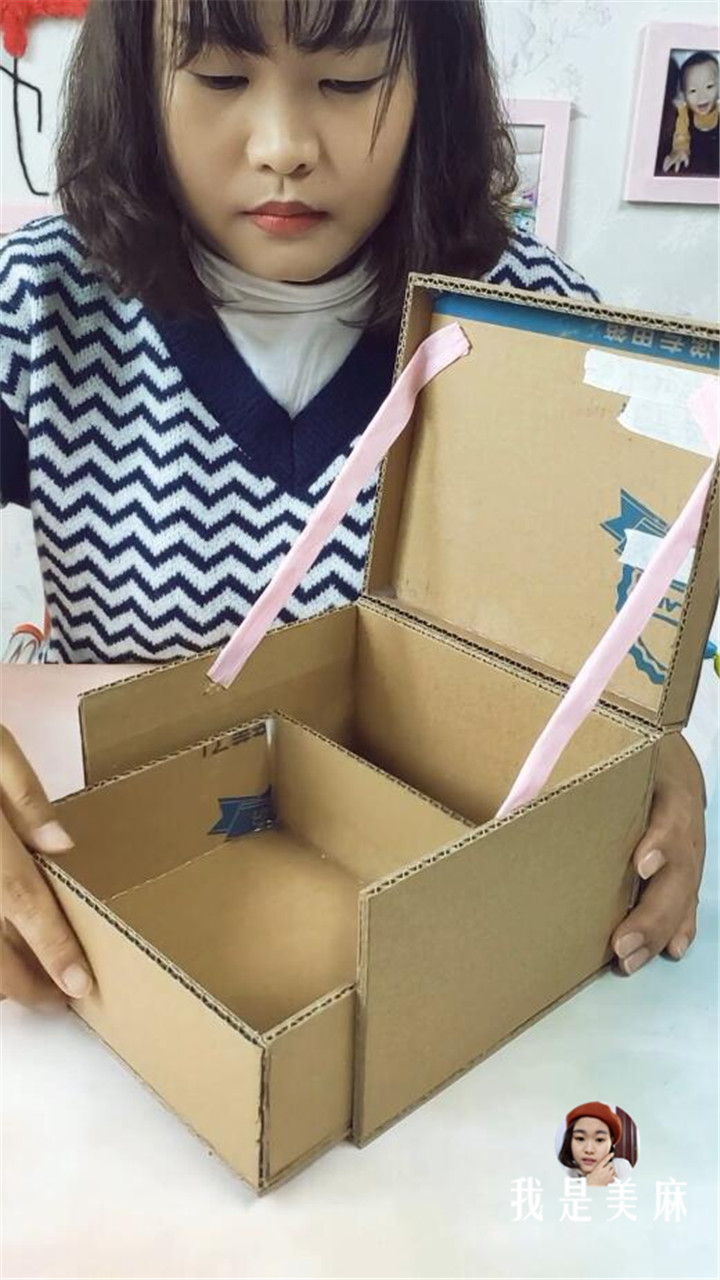宝宝玩具用纸箱收纳,妈妈拿纸箱做玩具