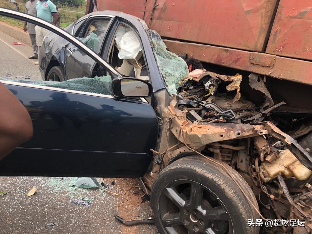 足坛悲剧！三名非洲球员因车祸当场身亡，一国脚年仅26岁