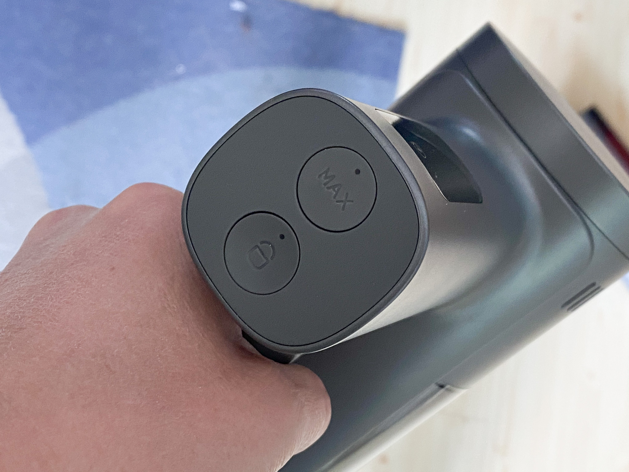 一人轻松扫全屋，娇小女生最爱用？顺造轻量手持吸尘器L1体验