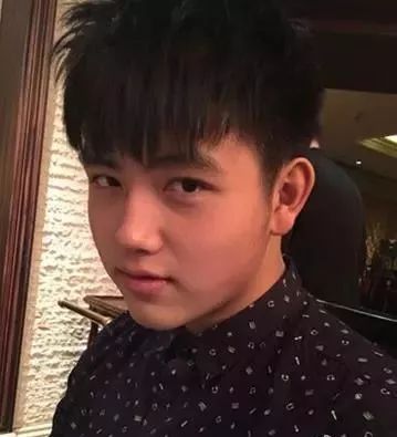 李现200斤未p照片曝光：你以为的腹肌男神，其实是自律狂魔