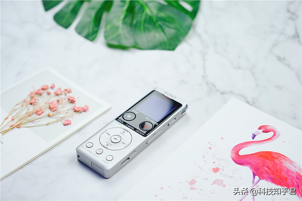 索尼录音笔ux570与575哪个更值,索尼录音笔icd-ux575