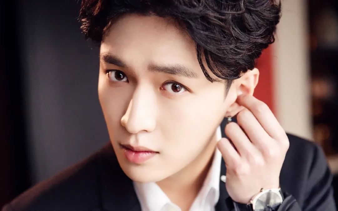 张艺兴退出exo后的发展状况,张艺兴在exo里退出了吗