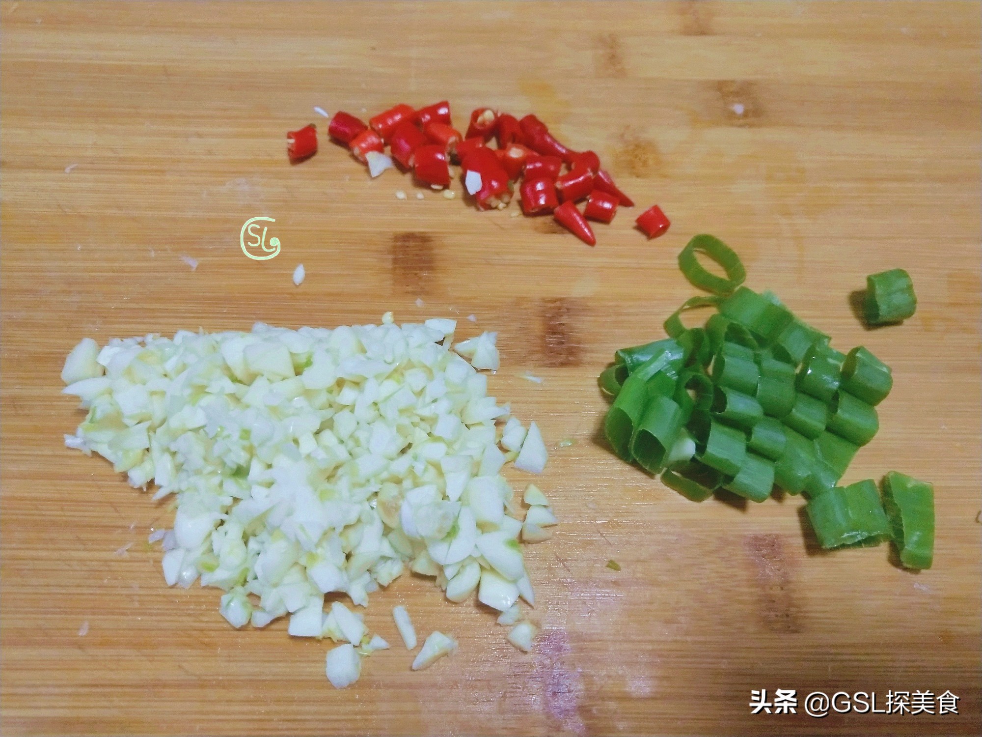 扇贝蒸粉丝的最简单做法,扇贝粉丝蒸着吃还是炒着吃