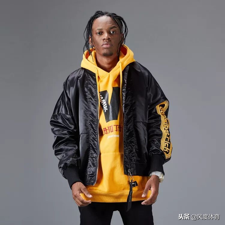 怕冷又想穿得好看,天气冷了连帽卫衣怎么穿