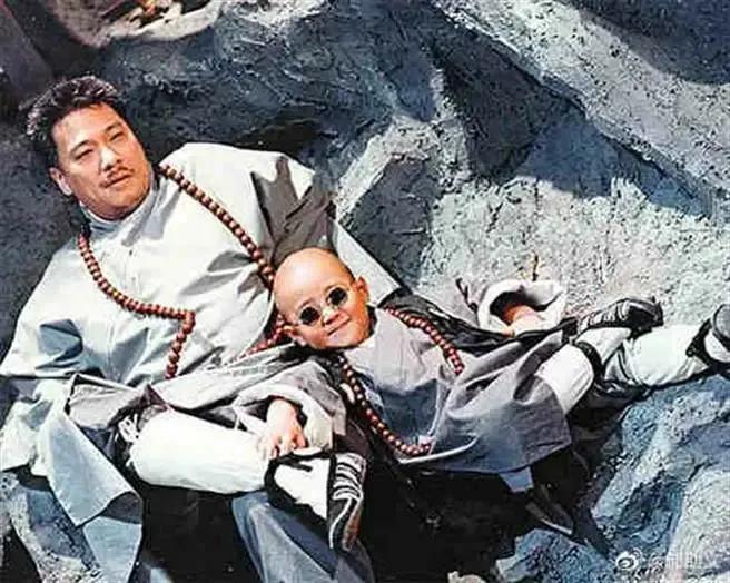 年少成名后跌落谷底快速翻盘,年少成名大起大落不改初心
