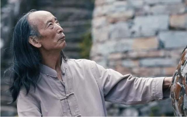 隐居深山20年出山后直接身价上亿,80后小哥在贵州深山隐居