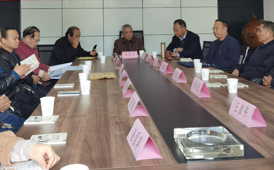 山西运城楹联创作骨干集体为南京城门投联