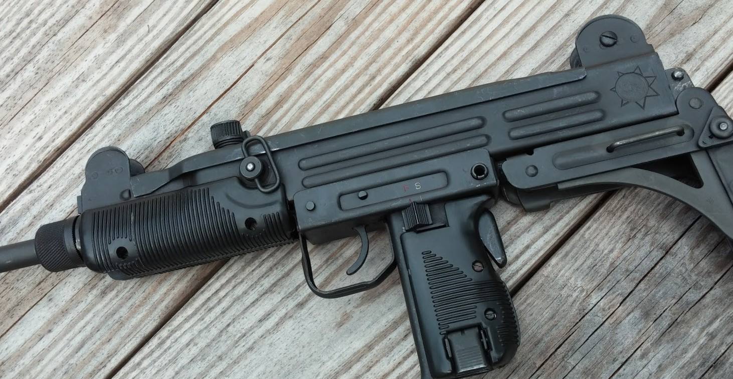 乌兹冲锋枪射速最快的武器,乌兹冲锋枪超长弹夹