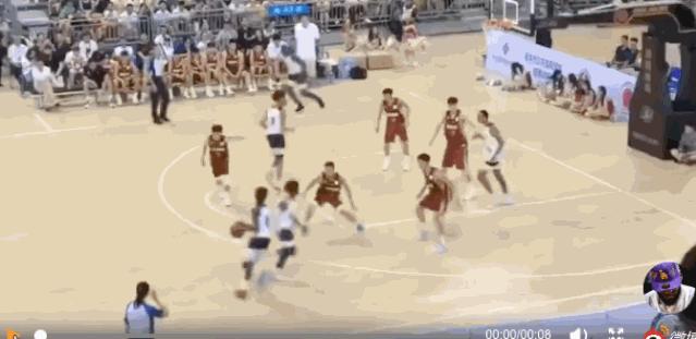 中美篮球差距还是太大，三场狂胜95分，詹韦儿子联手太强了