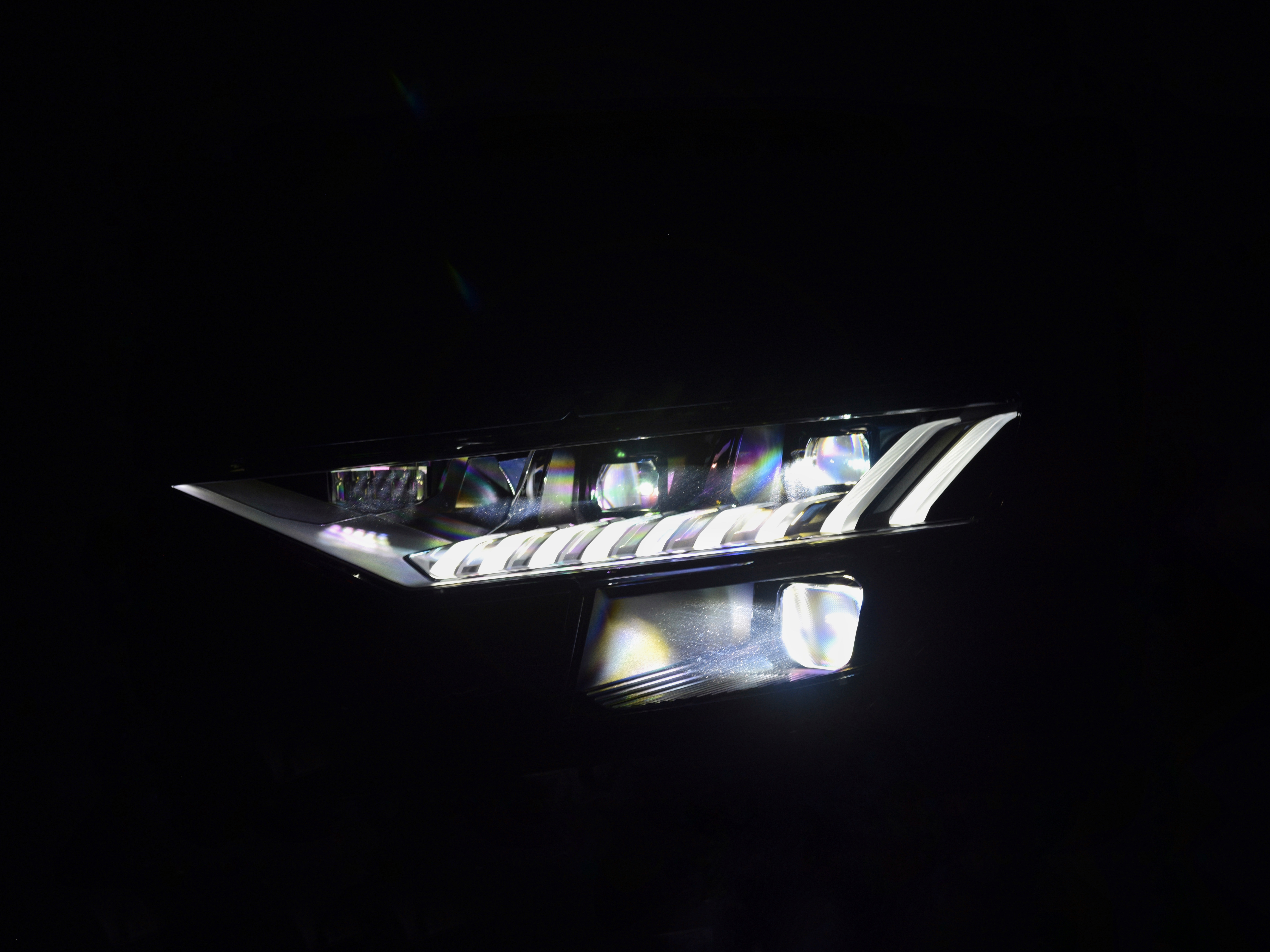 奥迪q8名场面,奥迪q855tfsi价格多少钱