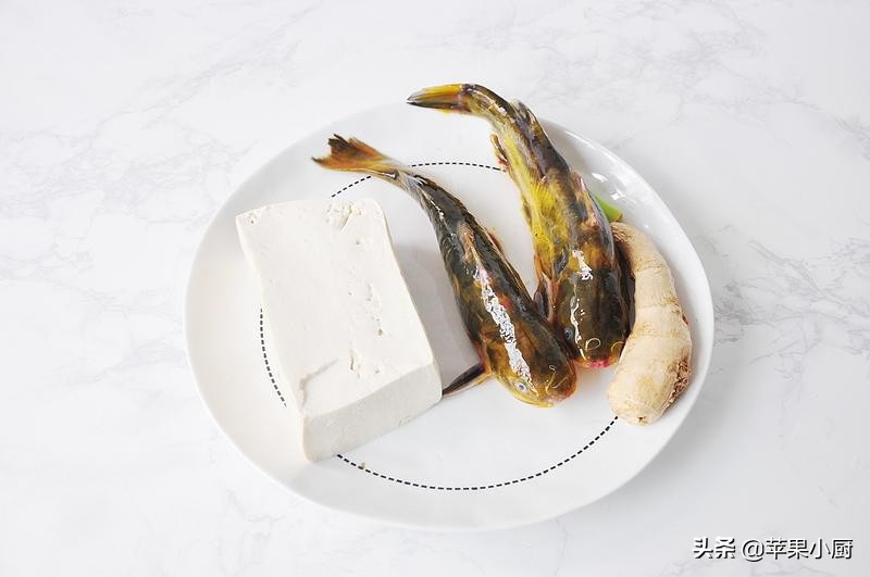 什么鱼炖豆腐好吃又营养,夏天吃什么鱼炖新鲜豆腐好