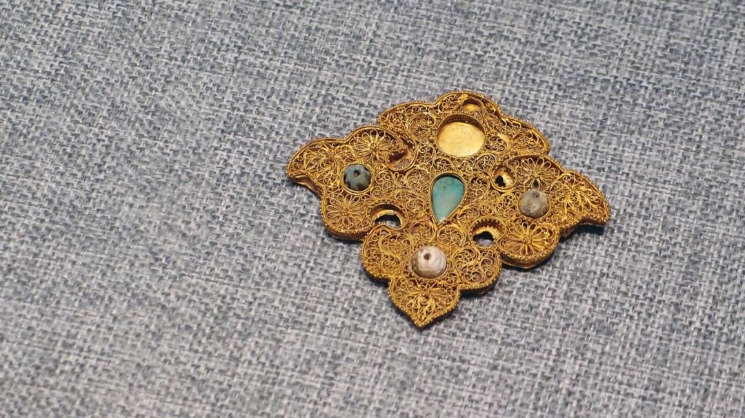 岁月多磨，看古人的凤鸟金饰尽显风姿傲骨