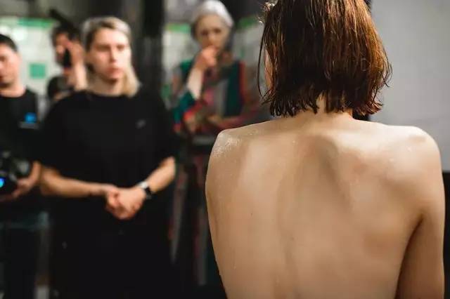 俄罗斯冲奥片，《高个儿》沉重到让人无法呼吸