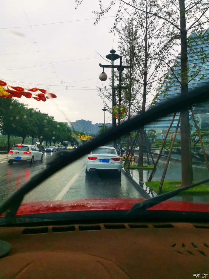 开上大红唐，参加西安车友会会长集会纪实