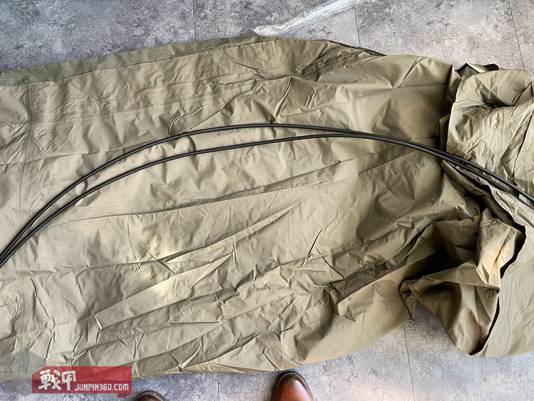 陆军新款单兵帐篷,解放军装备背包