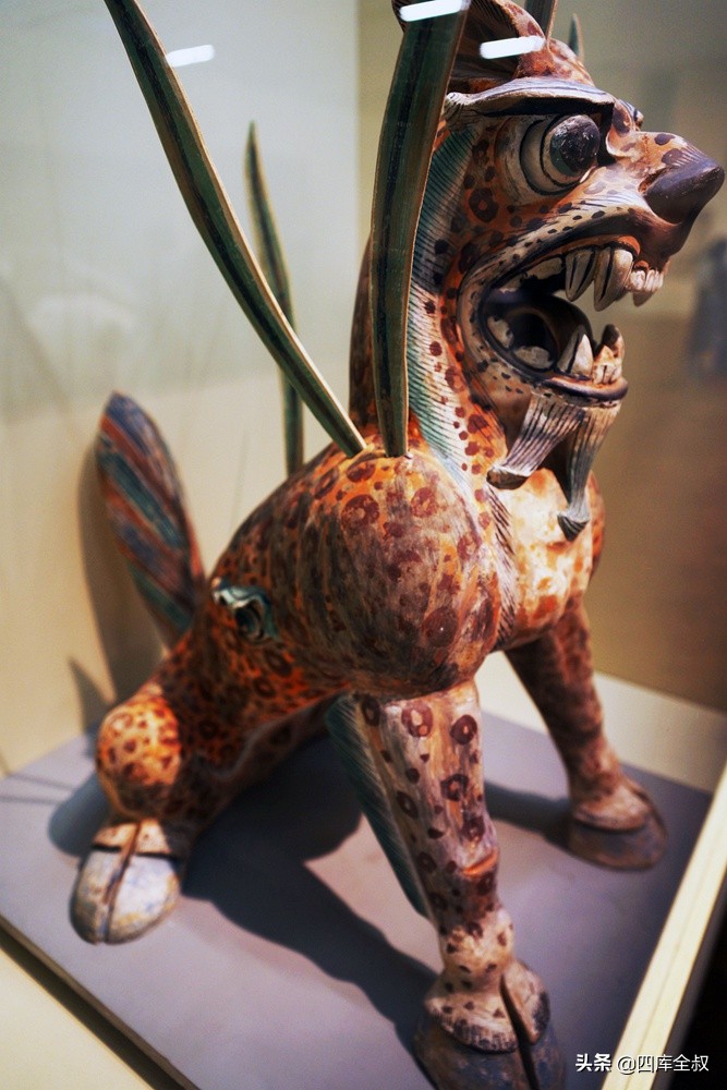 汉代彩绘俑一级文物图片高清,古代文物绘画线描三彩俑