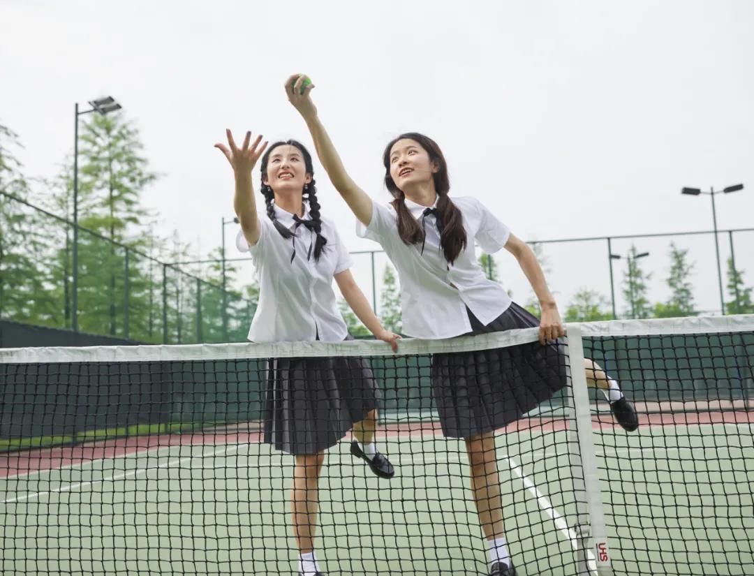 毕业照自己拍全身合成,毕业照自己拍怎么拍