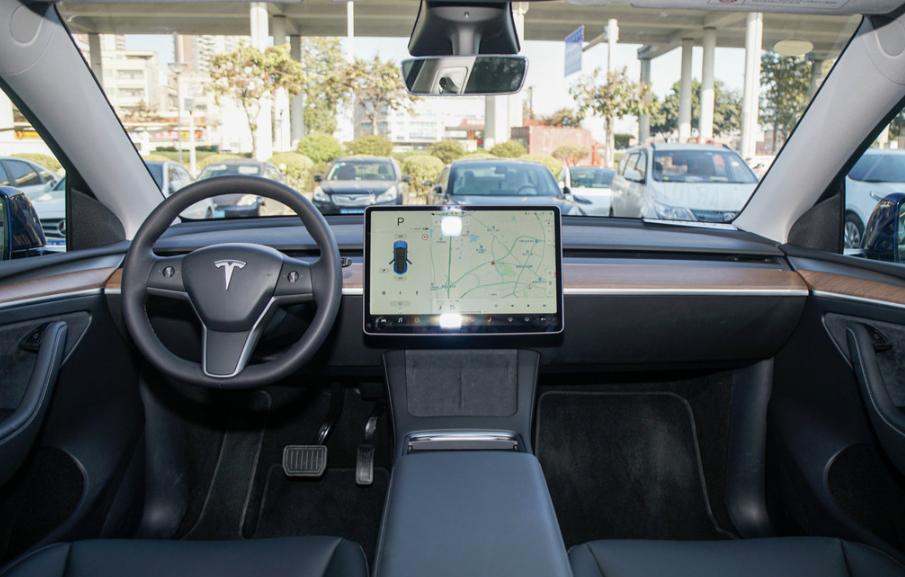 为啥很多车主都后悔买新能源汽车,特斯拉买了后悔