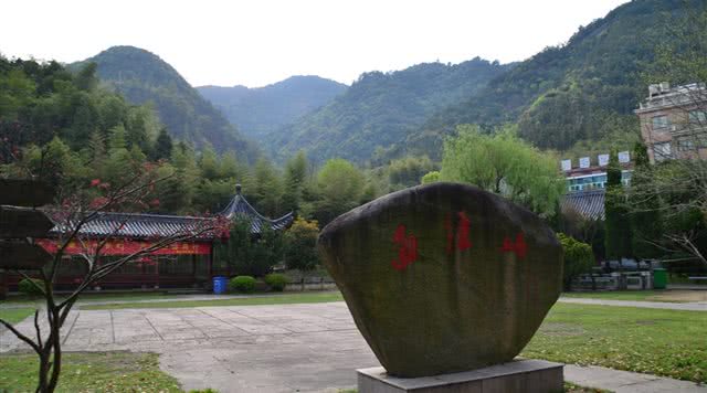 浙江有哪些有瀑布的旅游景点,浙江旅游景点推荐瀑布