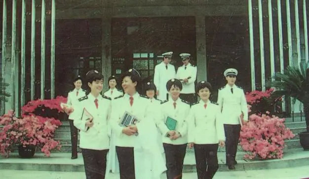 我军唯一一次战场换装,中国人民解放军历经几次换装