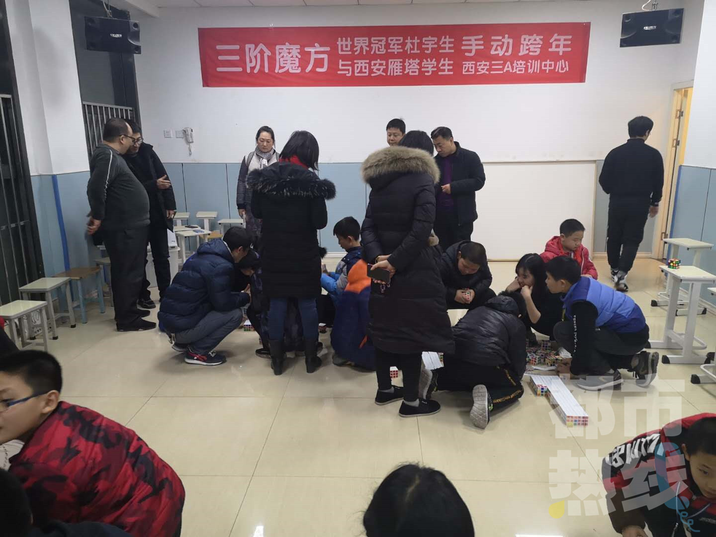 单手复原三阶魔方最快纪录,世界魔方冠军三阶魔方技巧