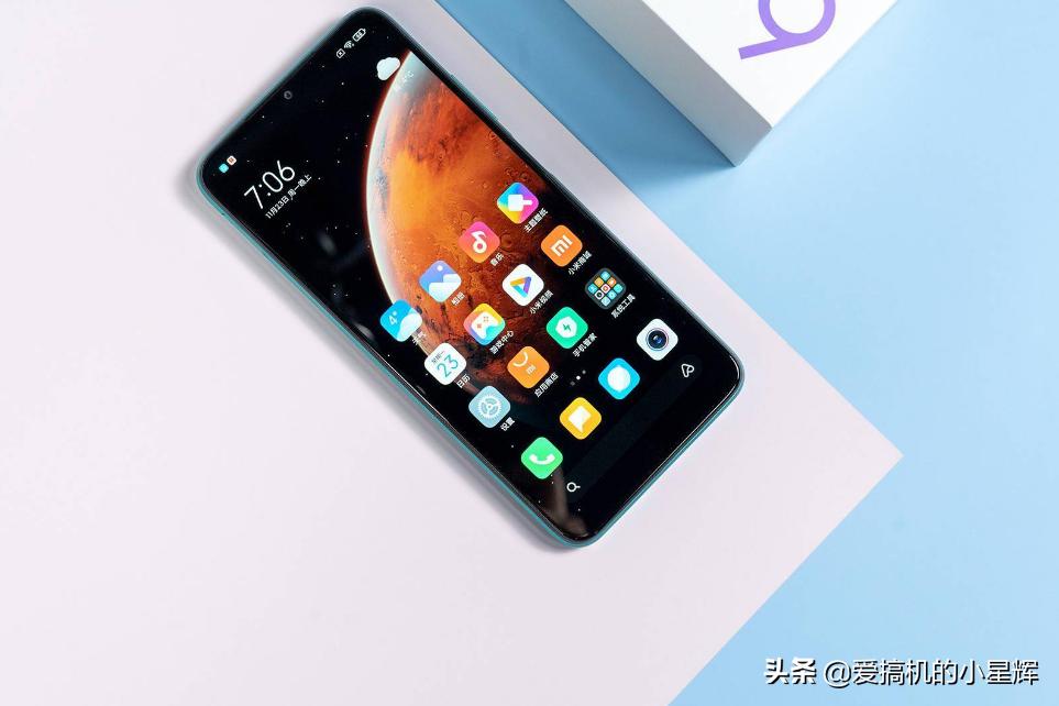 跌至899元，128GB+6000mAh+立体双扬声器+三摄，小米大续航手机