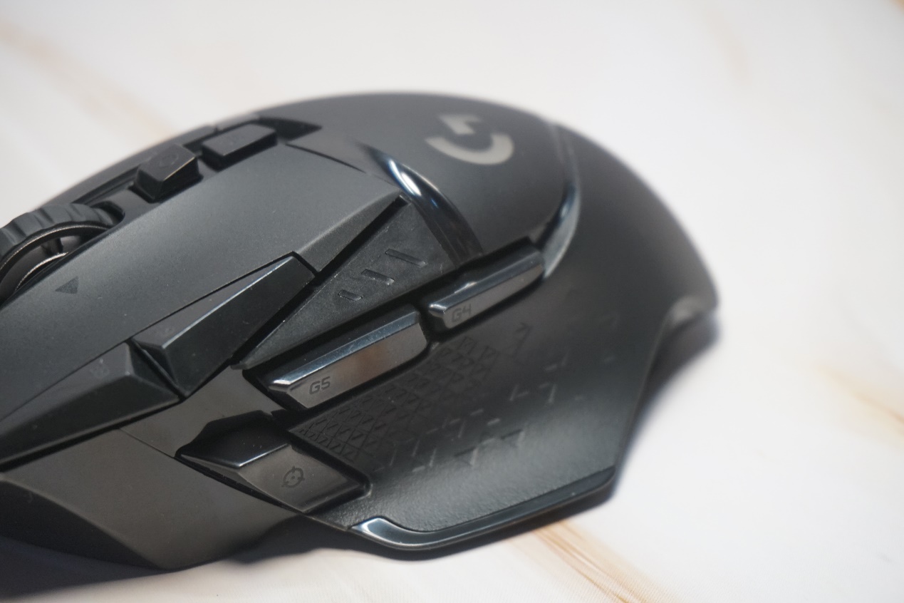为什么普通鼠标比罗技g502还好用,罗技鼠标g502g402g304哪个顺手