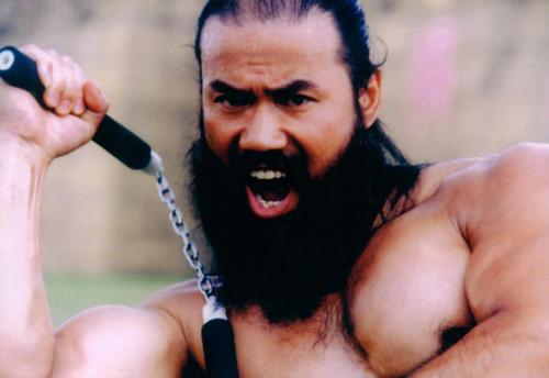 中国男明星肌肉排名前十名,60岁老戏骨肌肉