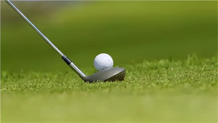 高尔夫球大小是不是统一,高尔夫球的标准杆是什么样的