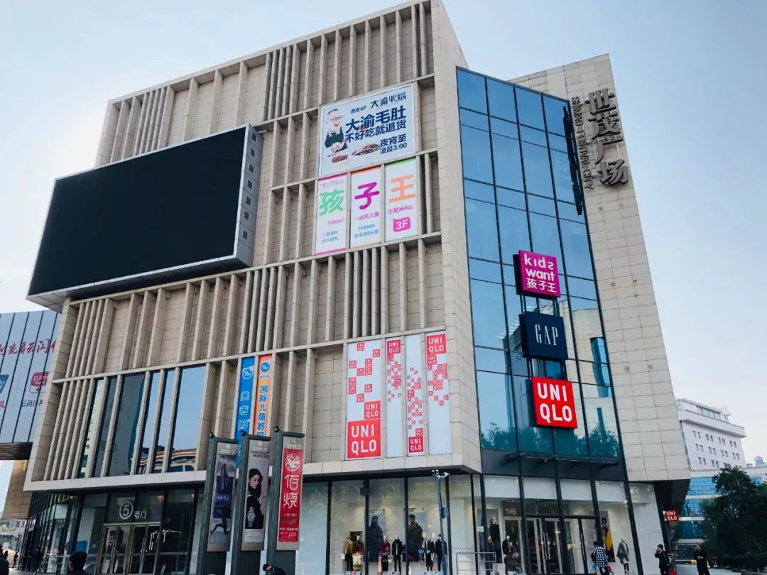 济南泉城路最新变化,济南泉城路限时步行吗