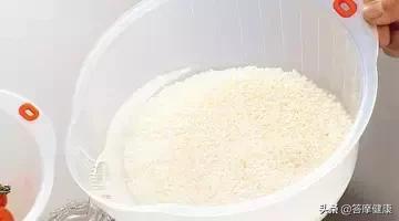 清水洗头发可以改善脱发吗,头发脱发越来越严重怎么治疗