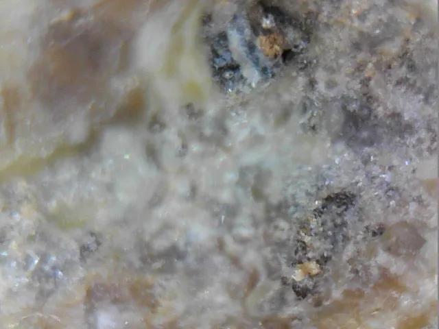 斜长石角砾岩无球粒陨石,月球混合碎硝角砾陨石