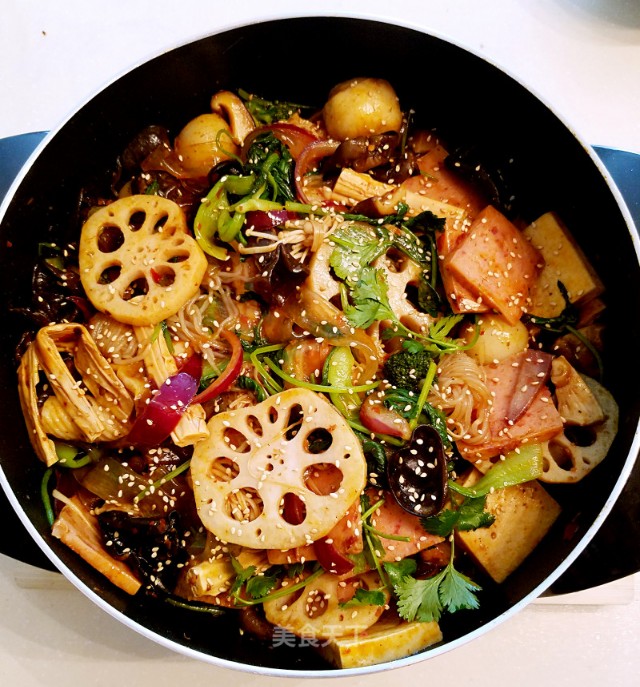 怎样做麻辣香锅好吃又简单视频,如何做麻辣香锅又简单又好吃