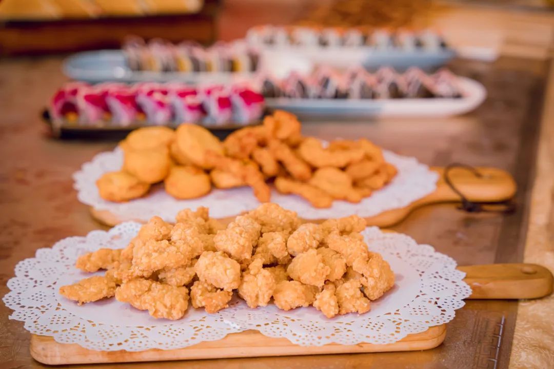 热门小吃创业零基础教学特点小吃,学校门口便宜又实惠又火爆的小吃