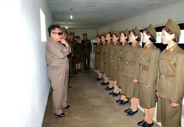 高颜值的朝鲜女兵,70年代朝鲜女兵