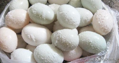 咸鸭蛋腌制方法流油咸度适中,腌咸鸭蛋方法一看就会