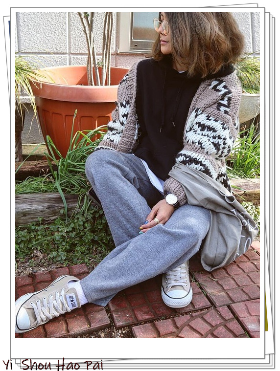 优衣库卫衣穿搭女2020,优衣库keithharingtokyo连帽卫衣