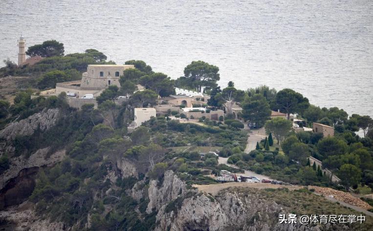 纳达尔本土复出马德里赛顺利晋级,皇马官方恭喜纳达尔