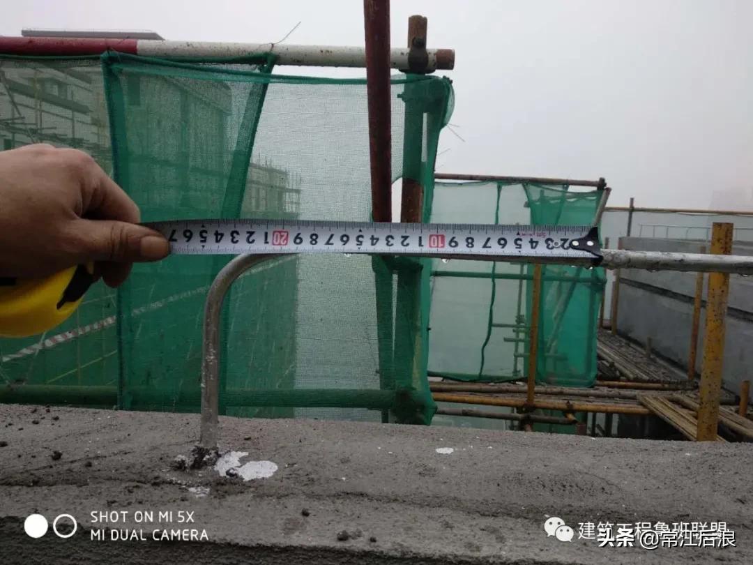 屋面避雷带转角做法示意图,屋面避雷带怎么做才规范