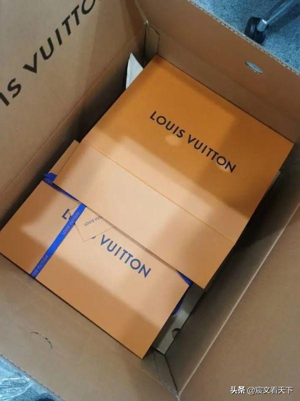 一女子意外收到2只lv包,女子无故收到两只lv包后续