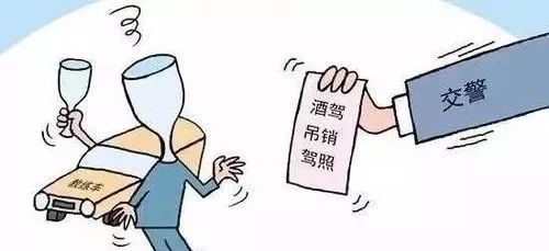 驾校学员酒后开车上路被交警查获,驾校教练酒驾被交警查获