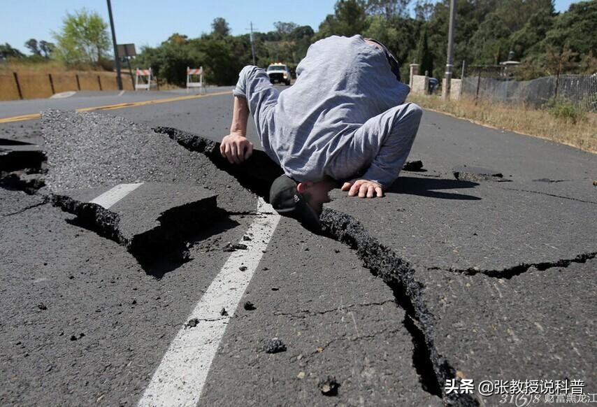 8.2级,美国发生2021年世界最强地震！地震后的灾难可能波及日本？