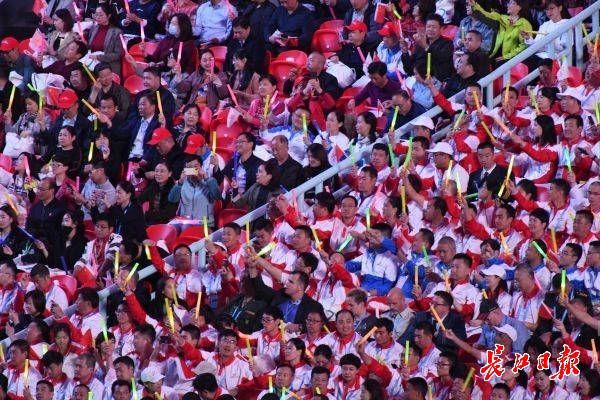 军运会会徽图案,2019军运会开幕式巨型国旗